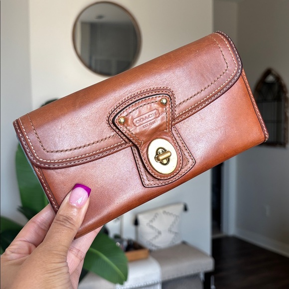 🫶🏽💳VTG COACH Legacy Turnlock Wallet💳🫶🏽 - Picture 2 of 16